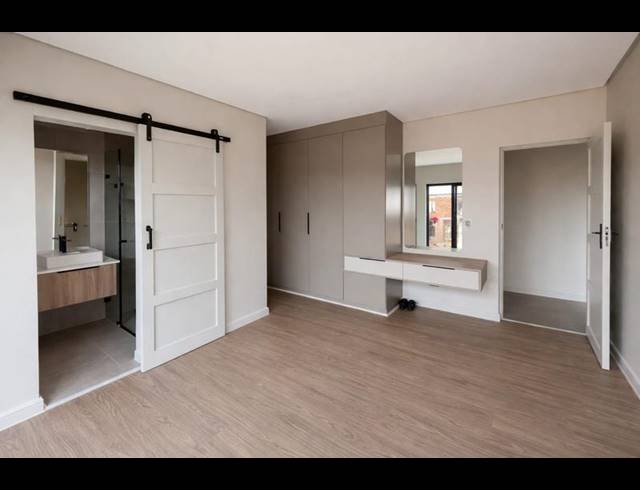 4 BEDROOM HOUSE FOR SALE IN MIDSTREAM ESTATE